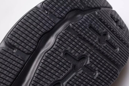Wyprzedaż - Buty do biegania męskie Under Armour Charged Pursuit 3 sportowe czarne (3024878-002)