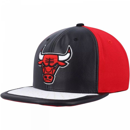 Czapka z daszkiem Mitchell &amp; Ness Chicago Bulls NBA Day One Snapback Bulls 6HSSMM19224-CBUBKWH (6HSSMM19224-CBUBKWH)