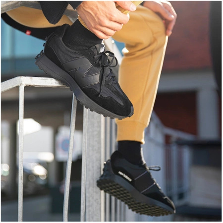 Sneakersy męskie New Balance 327 buty sportowe czarne skórzane (MS327CTB)
