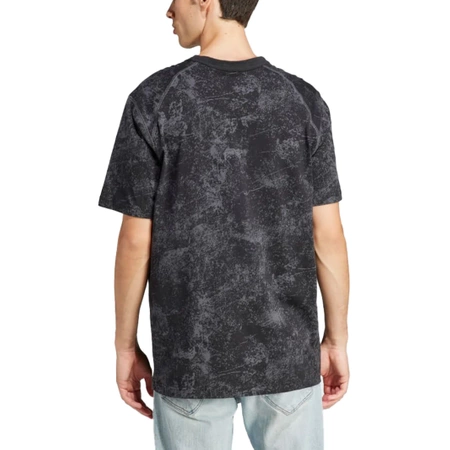 Wyprzedaż - Koszulka bawełniana męska adidas Adventure Allover Print Tee Black stylowa czarna (IJ0711)