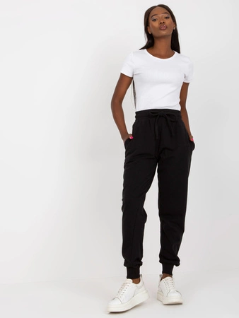 Wyprzedaż - Czarne dresowe spodnie basic z kieszeniami (B-005.11X)