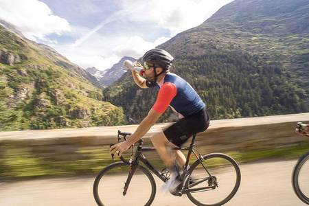 Wyprzedaż - Bidon rowerowy Camelbak Podium 710ml Butelka do roweru czarna (C1875/002071)
