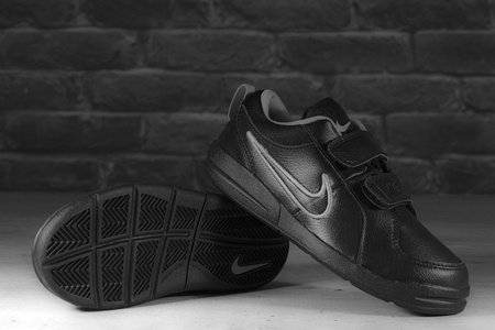 Trampki dla dzieci czarne Nike PICO 4 PSV (454500 001)