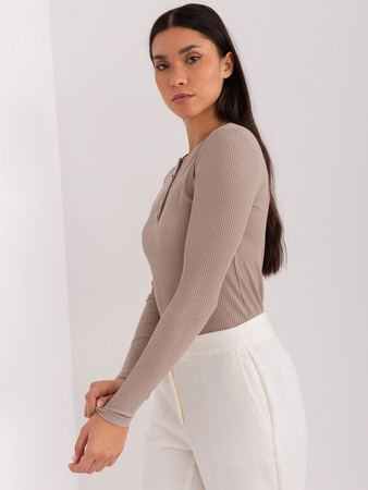 Wyprzedaż - Ciemnobeżowa bawełniana bluzka BASIC FEEL GOOD  (RV-BZ-9211.26X)