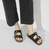 Klapki damskie Birkenstock Arizona Big Buckle skórzane nubuk black-gold narrow wąskie (1023290)