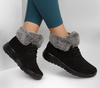 Buty zimowe damskie Skechers Skechers On-The-Go Joy Plush Dreams wsuwane botki z futerkiem zamszowe czarne (144042-BKGY)