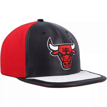 Czapka z daszkiem Mitchell &amp; Ness Chicago Bulls NBA Day One Snapback Bulls 6HSSMM19224-CBUBKWH (6HSSMM19224-CBUBKWH)