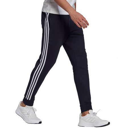 Spodnie adidas Essentials Fleece Tapered Cuff 3-Band M (GK8823)