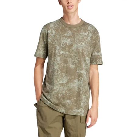 Wyprzedaż - Koszulka męska adidas Adventure Allover Print Olive Strata zielona (IL5174)