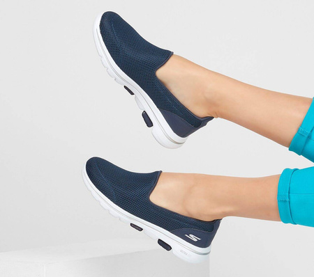 Tenisówki damskie sportowe Skechers półbuty GO WALK 5 niebieskie (15901-NVW)