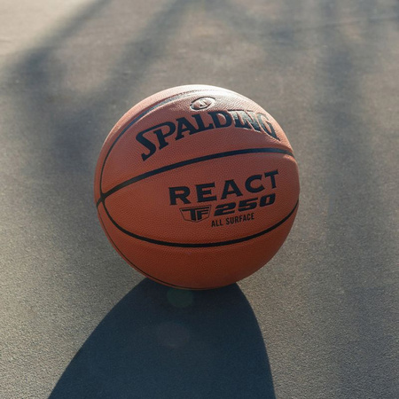 Piłka do koszykówki Spalding React TF-250 (76802Z)