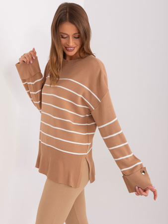 Camelowy sweter oversize z okrągłym dekoltem (TO-SW-010.06X)