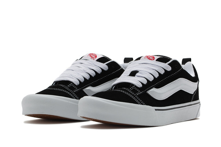 Trampki męskie Vans Knu Skool Black True White czarnp-białe (VN0009QC6BT)