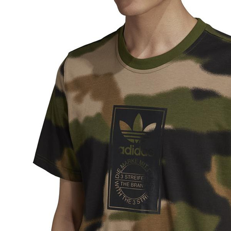 Męska koszulka T-shirt Adidas Originals CAMO AOP TONGUE w kolorze zielonym (GN1863)