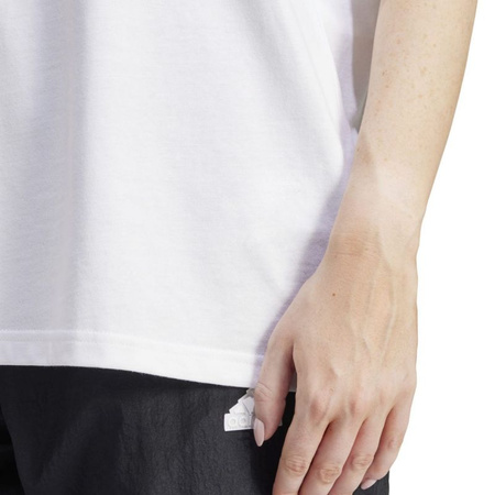 Koszulka damska adidas Flower Pack Badge of Sport biała (IT1421)