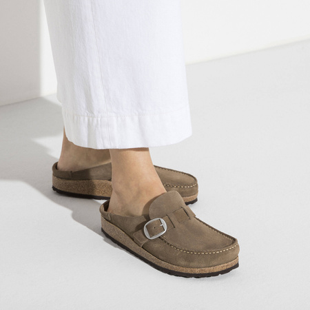 Chodaki damskie Birkenstock Buckley LEVE Gray Taupe brązowe ze skóry zamszowej regular szerokie (1019462)