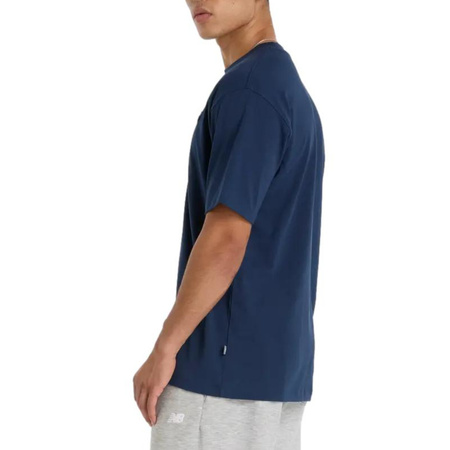 Koszulka New Balance LEFT CHEST SHOE SKETCH T-S Granatowy (MT53962NNY)