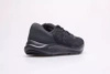 Wyprzedaż - Buty do biegania męskie Under Armour Charged Pursuit 3 sportowe czarne (3024878-002)