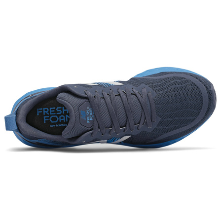 Buty do biegania New Balance Fresh Foam Tempo M niebieskie (MTMPOBB)